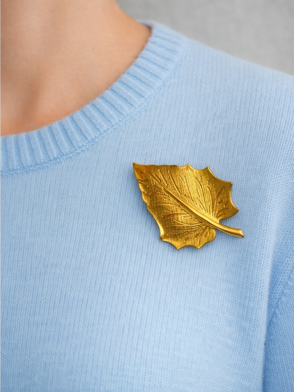Nature Classic, Gold Leaf Brooch
